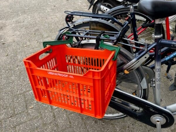 3 manieren om je hond mee te nemen op de fiets | Fietsen De Geus
